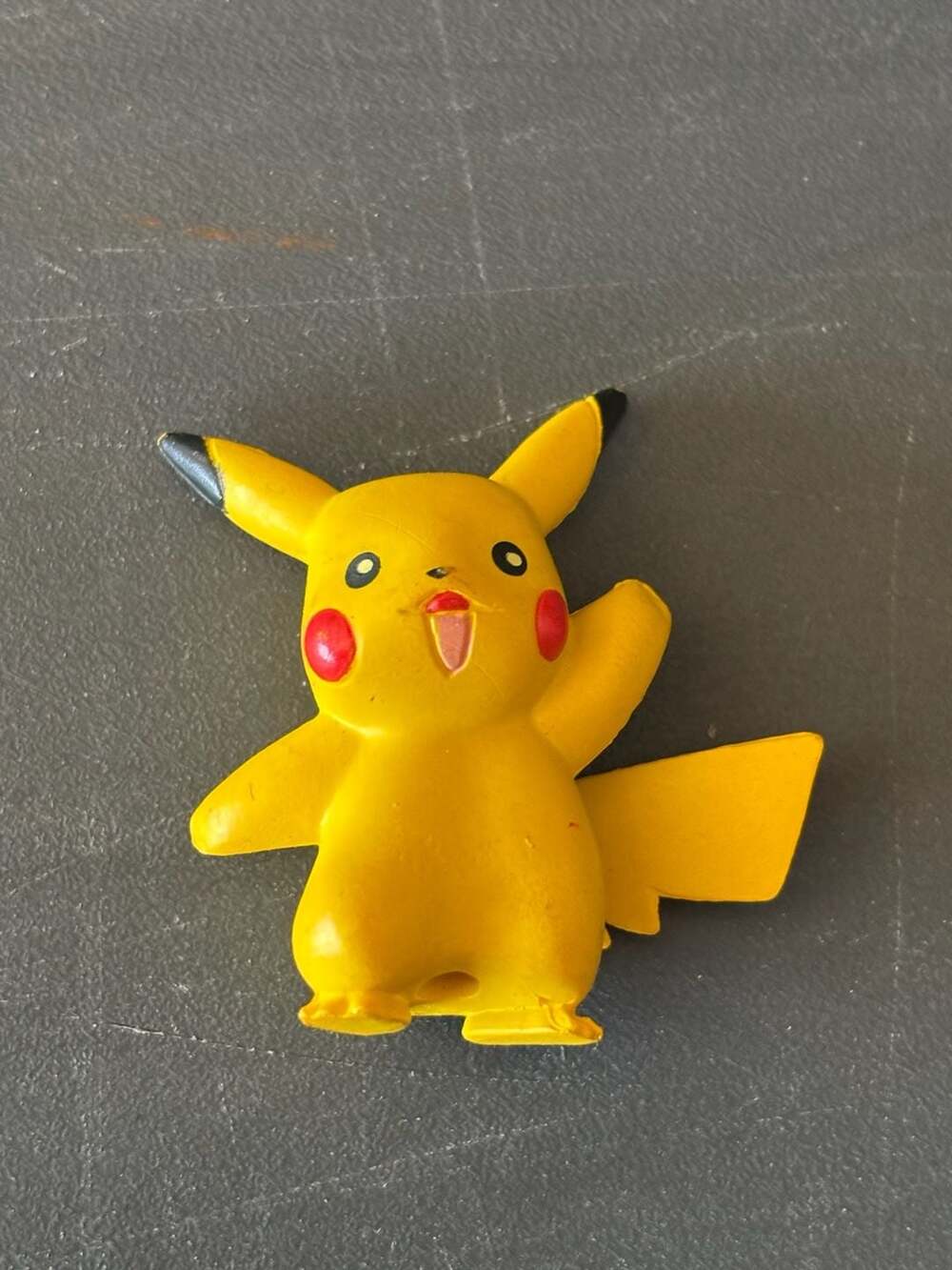 Vintage TOMY Nintendo Pokemon Pikachu Mini PVC Figure